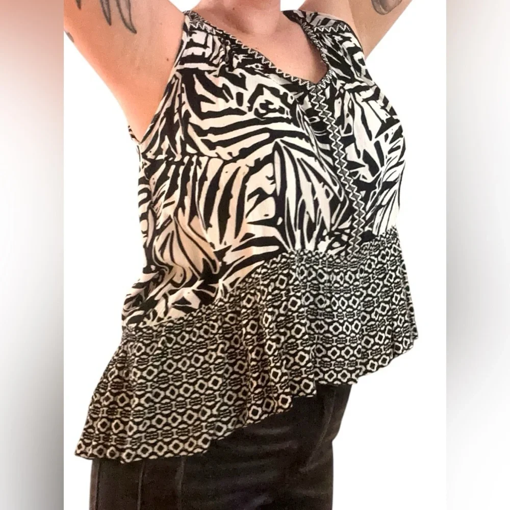 Patrons Of Peace Black & White Sleeveless Blouse / Tank Top Women’s Medium - Picture 2 of 9